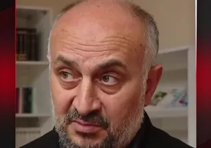 FENOMENLER BU KEZ DE KIBLEYİ ŞAŞIRDI