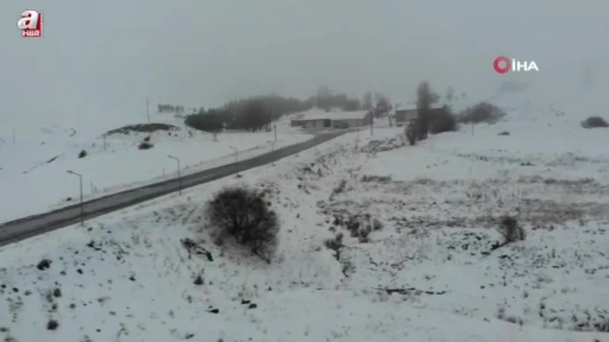 Bayburt’un yüksek kesimlerinde kar yağışı
