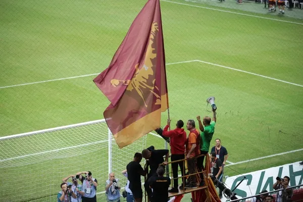 Hakim Ziyech Galatasaray’da! KAP’a bildirildi | Ziyech RAMS Park’ta taraftara üçlü çektirdi