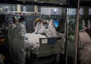 Çift mutantlı koronavirüs varyantı alarmı! O ülkeye de sıçradı