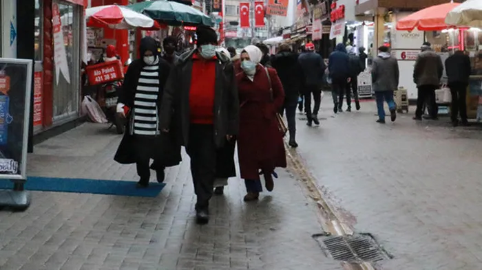 ‘Mutasyon virüs' kaynaklı vakaların artığı Samsun’da büyük panik! 2 maske takın çağrısı - 1