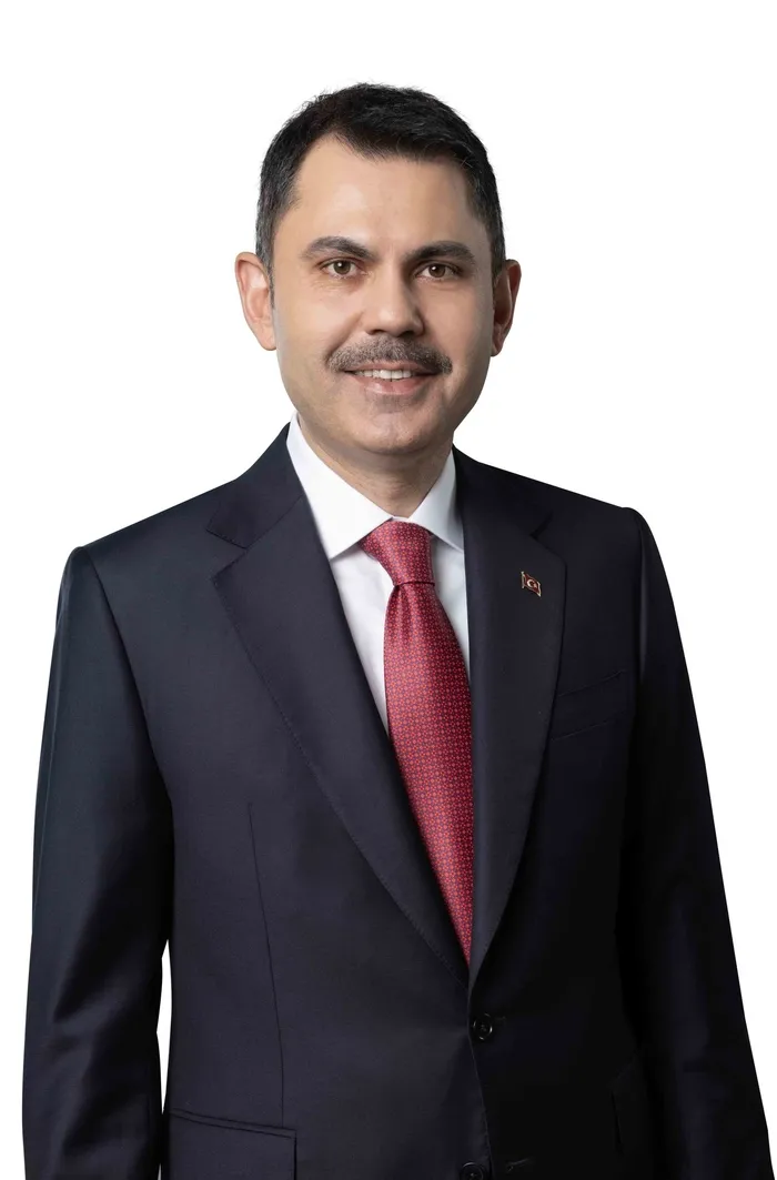 malatya-gelinciktepede-hak-sahipleri-yeni-yuvalarina-kavusuyor-bakan-kurum-sevincimiz-katlaniyor-1738263816671.jpg Çevre, Şehircilik ve İklim Değişikliği Bakanı Murat Kurum (Foto: ahaber.com.tr)