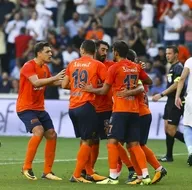 Medipol Başakşehir - Trabzonspor mücadelesinden kareler