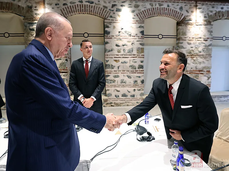 Başkan Erdoğan Galatasaray'ı kabul etti! Osimhen formasını hediye etti 12