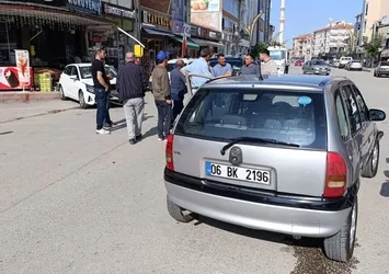 Çorum'da iki otomobil çarpıştı: 4 yaralı