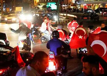 Lübnan'da 'EVET' kutlaması