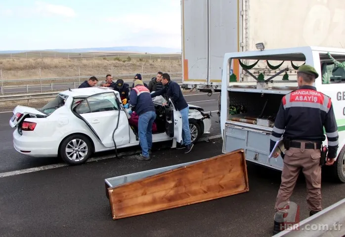 Kendisi öldü annesi yaralandı! Korkunç kaza 1