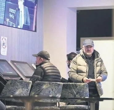 FETÖ’cü Mehmet Karabörk Almanya’da görüntülendi! Köstebek gibi saklanarak yaşıyor! MİT TIR’ları kumpasını adım adım planladı