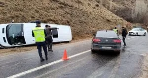 Kayseri’de öğrenci servisi devrildi: 10 yaralı