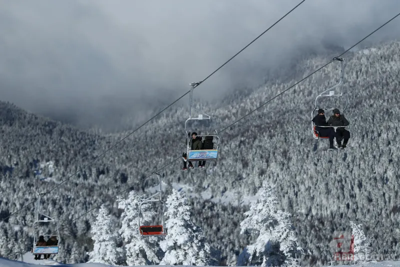 Uludağ tıklım tıklım! Metrelerce kuyruk oluştu 21