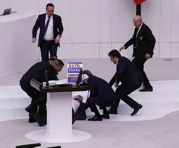 CHP Kütahya Milletvekili Ali Fazıl Kasap Saadet Partisi’ne geçti