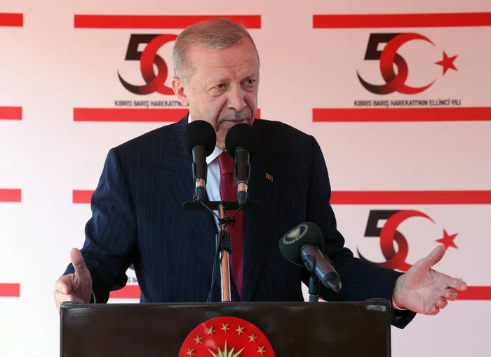 Başkan Erdoğan’dan KKTC’de dünyaya tarihi mesaj: Yine tek yüreğiz tek bileğiz