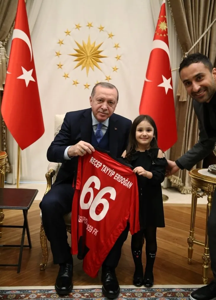 Cumhurbaşkanı Erdoğan, Irmak Ayşe’yi Külliye’de kabul etti
