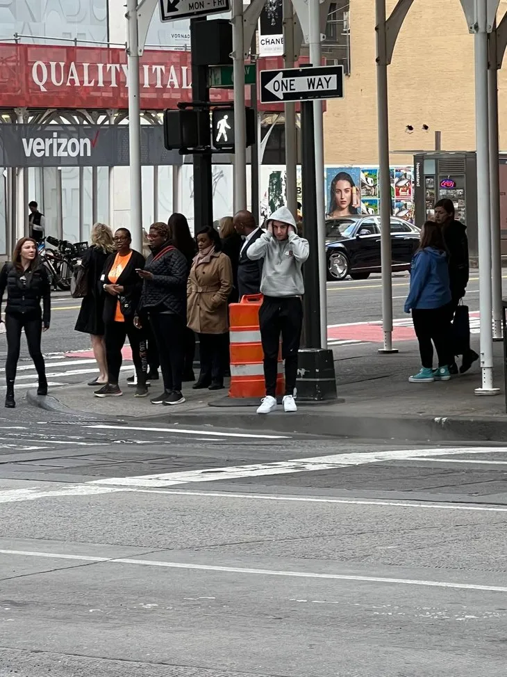 Canavar Eylem Tok ve katil oğlu Timur Cihantimur New York’ta güle oynaya gezdi! Aci ailesinin ’gülümseme’ isyanı