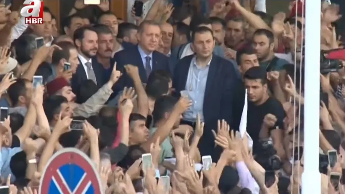 Türkiye hain darbe girişimine geçit vermedi!