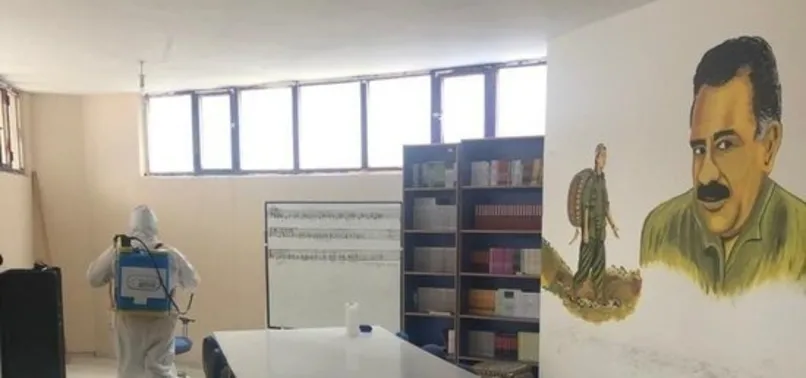 HDP binasına terör operasyonu! PKK elebaşı Öcalan'ın posterleri tek tek indirildi