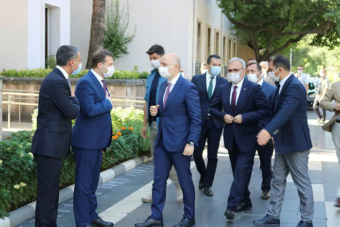 Diyarbakır halkına güzel haber! Bakan Karaismailoğlu müjdeyi verdi