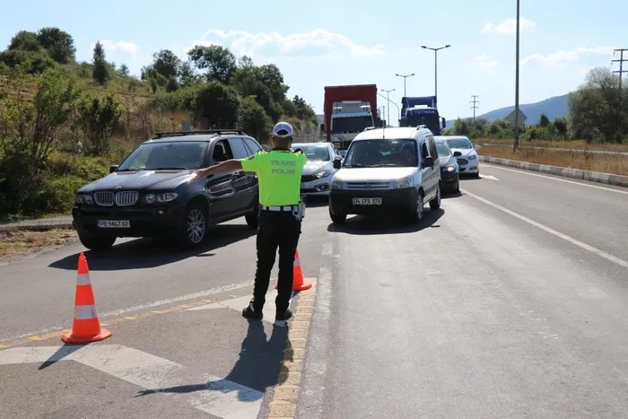 Son dakika: TEM’in Ankara yönü trafiğe kapatıldı - 4