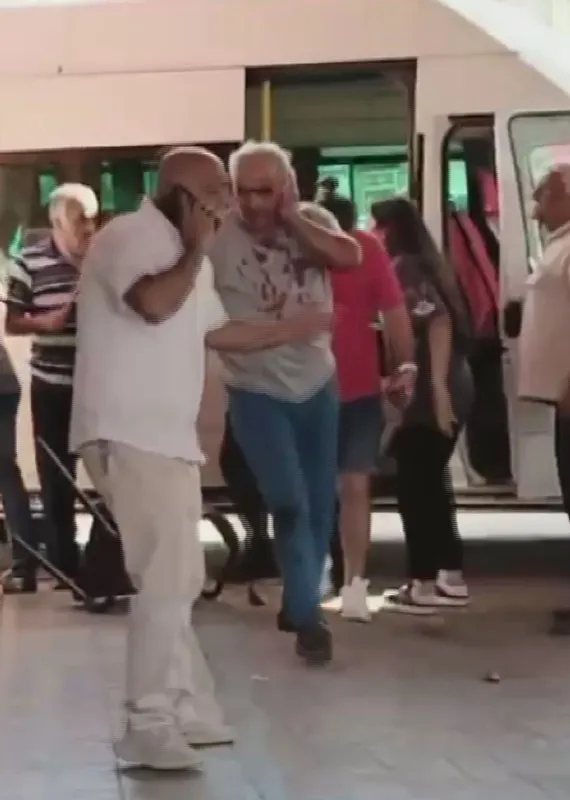 Minibüs parasını isteyen şoför kulağından oldu! Cani yolcu zavallı adamı dişleriyle parçaladı - 1