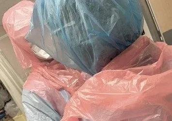 Tulum yerine poşet giymişlerdi! Corona virüs testleri pozitif çıktı...