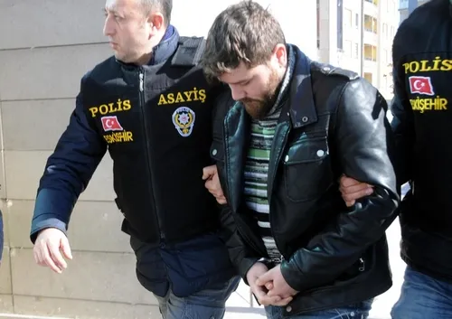Polis katili her yerde aradı, evden çıktı - 1
