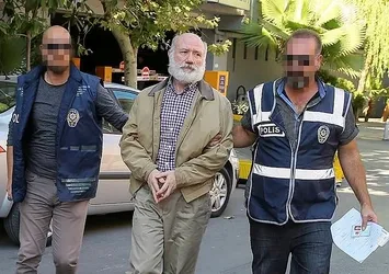 Tuğamiral İrfan Arabacı tutuklandı