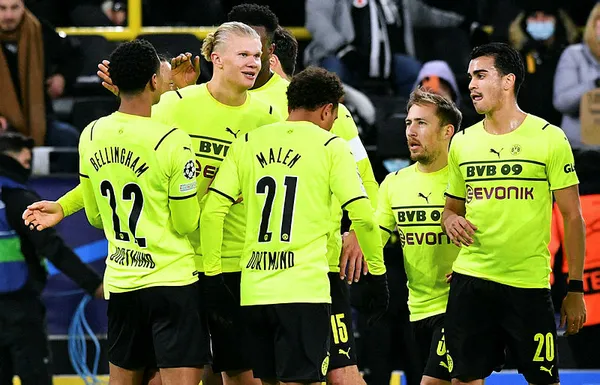 Borussia Dortmund: 5 - Beşiktaş: 0 MAÇ SONUCU | Beşiktaş 5 farklı mağlup olarak grubunda 0 çekti