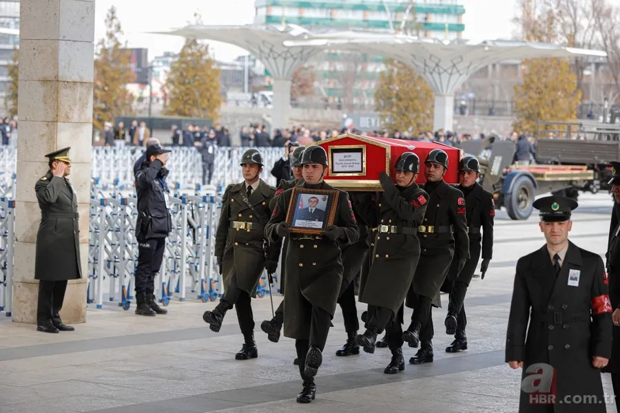 Son dakika: İdlib şehidi Uzman Onbaşı Halil Çankaya Ankara'da son yolculuğuna uğurlandı 9