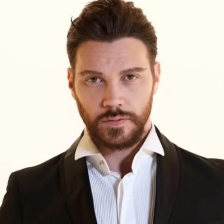 Hadise'nin "UNICEF" skandalına Sinan Akçıl'dan olay gönderme