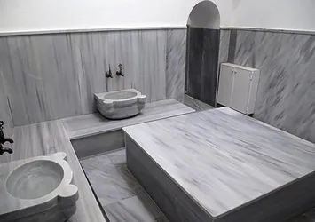 Turistler Türk hamamına koştu