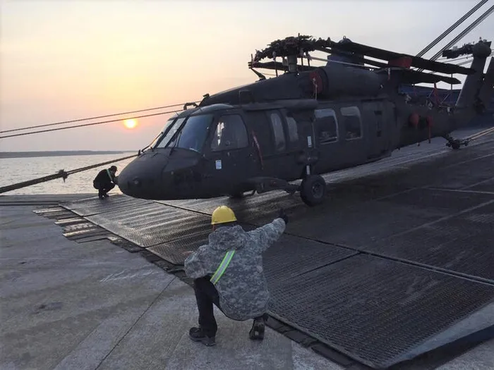 Son dakika: Türkiye’nin yanı başında çıkarma! ABD gemisi yanaştı, helikopterler indi!