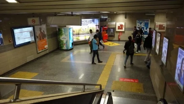 Şişli-Mecidiyeköy metro durağında intihar girişimi - 1