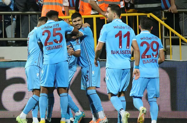Trabzonspor tek attı üç aldı! Ümraniyespor 0-1 Trabzonspor MAÇ SONUCU-ÖZET