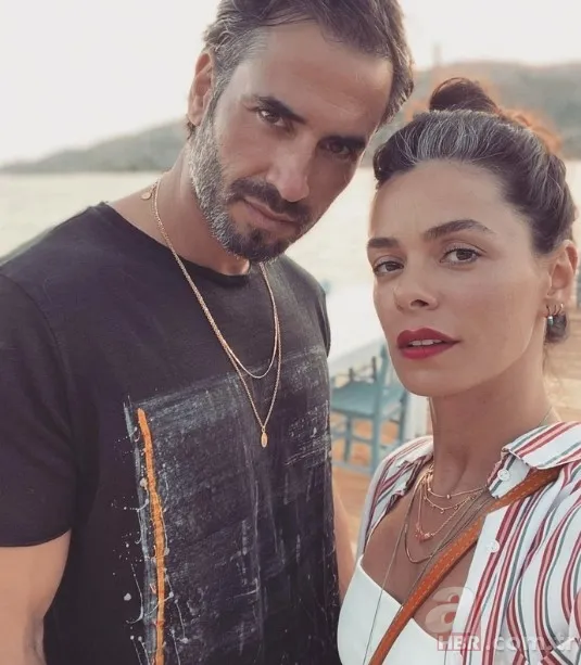 Sandık Kokusu'nun Karsu'su Özge Özpirinçci'nin minik kızı büyüdü! 2 yaşındaki Mercan annesinin aynısı... 2