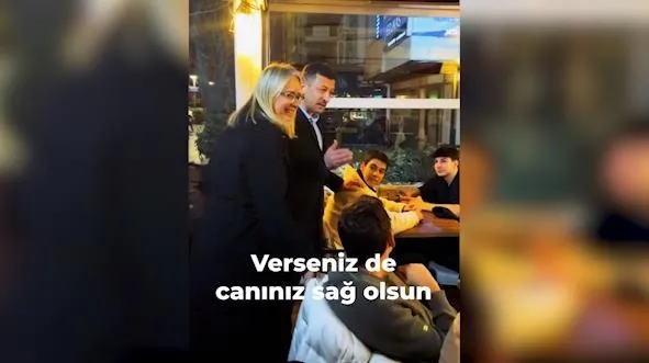 hamza-dagin-alsancak-ziyaretinde-renkli-goruntuler-izmirin-her-sokaginda-her-caddesinde-1706985505929.jpg Hamza Dağ’ın Alsancak ziyaretinde renkli görüntüler! İzmir'in her sokağında her caddesinde halkla iç içe - 1