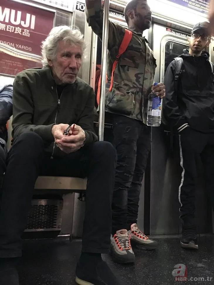 Pink Floyd’un solisti Roger Waters metroda görüntülendi!