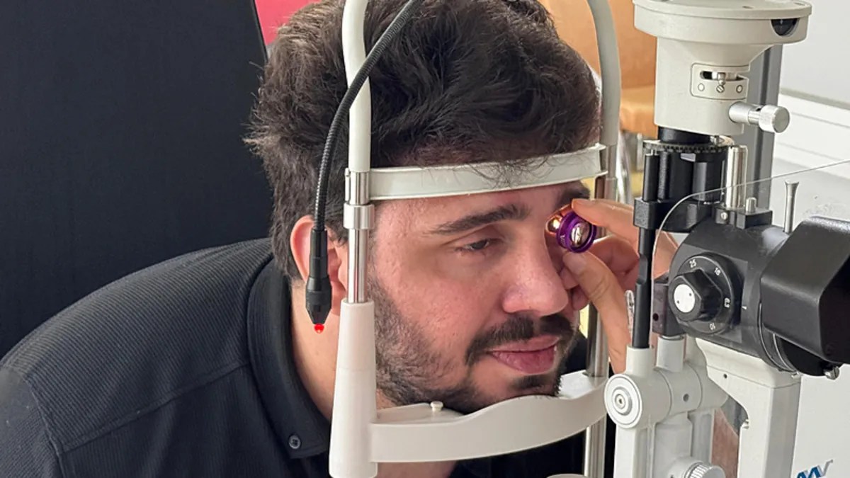 Bahçesinde beslediği kedi kendisini kör etti! İşte garip olayın perde arkası