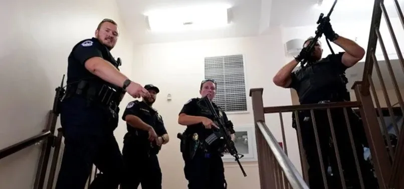 Son dakika! ABD Senatosu'nda silahlı saldırgan paniği: Bina tahliye edildi