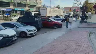 Esenyurt’ta kaldırımda el bombası bulundu