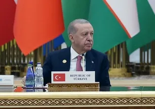 Başkan Erdoğan'dan Türkmenistan dönüşü flaş mesajlar: Barış uzakta değil onu görüyoruz