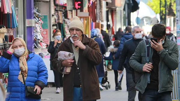 Bir cenazede yüz kişi koronavirüse yakalandı! Kırmızı renkteki ilde korkutan olay