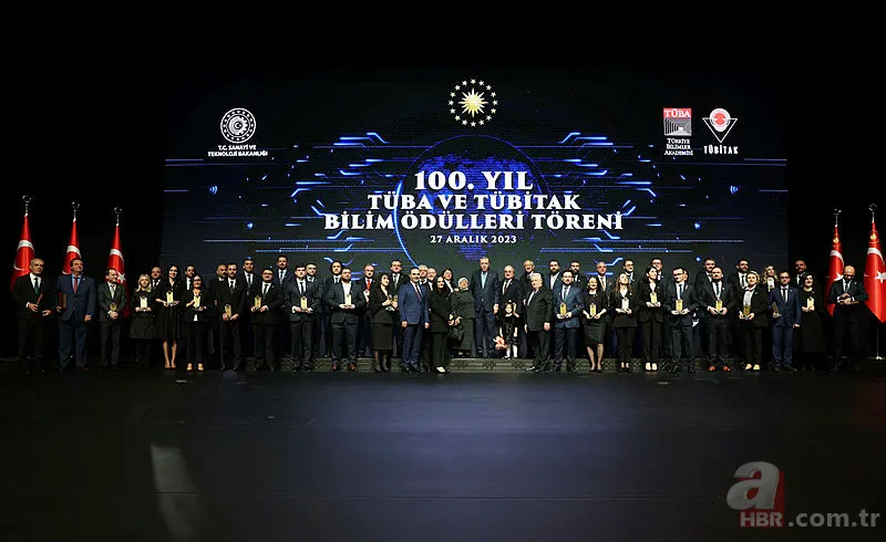 Başkan Erdoğan 100. Yıl TÜBİTAK ve TÜBA Bilim Ödülleri’ni sahiplerine takdim etti 1