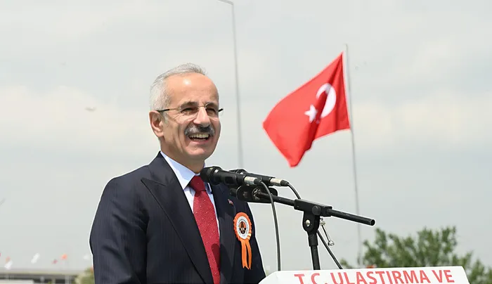 Köprüler kıtaları, otoyollar şehirleri bağladı! Türkiye yolları 2025’te rekor kırdı