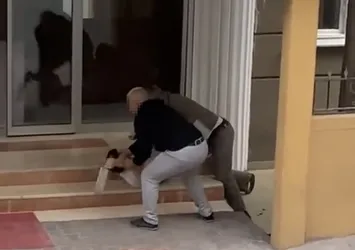 İstanbul'da kiracı dehşeti! Emlakçıya satırla saldırdı