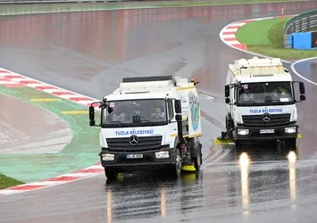 Formula 1'de dünya gündemine oturan Tuzla Belediyesi Yol Süpürme Araçları yine pistlerdeki yerini aldı! Mercedes CEO'suna mesaj