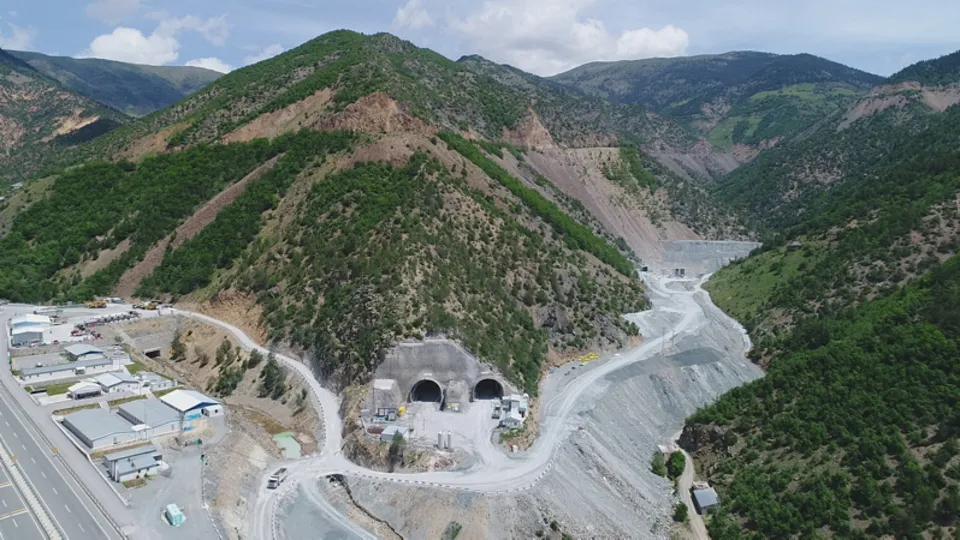Yeni Zigana Tüneli'nin yapımında yarıya gelindi