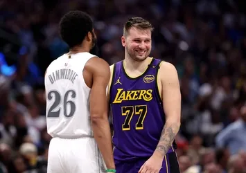 Luka Doncic'ten eski takımına 45 sayı! Los Angeles Lakers play-off'lara kaldı