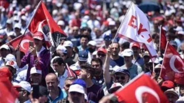 1677856853352.jpg SGK'dan EYT'lilere yönelik yeni uyarı! Sadece o belgeler yeterli! e-Devlet detayı... - 2