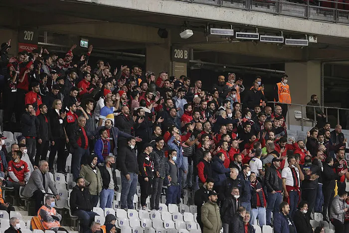 Son dakika: Medipol Başakşehir'de Aykut Kocaman'dan istifa kararı - 1