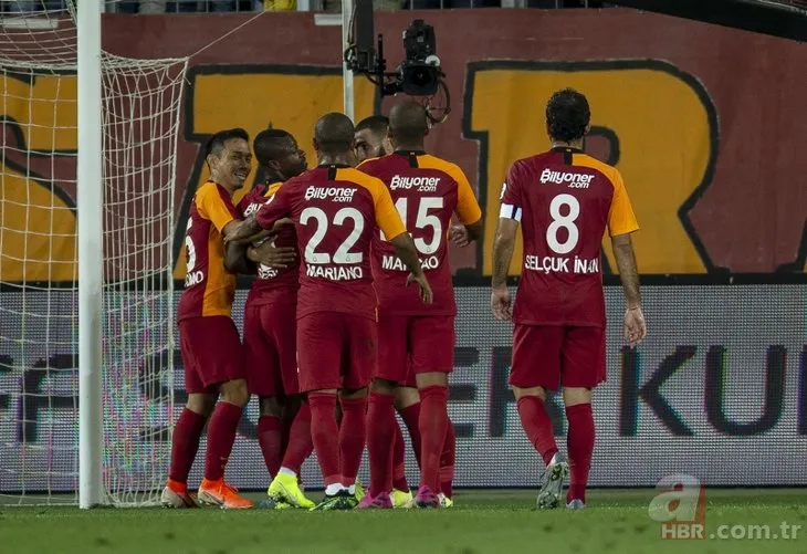 TFF Süper Kupa Galatasaray Akhisarspor maçında dikkat çeken pankart